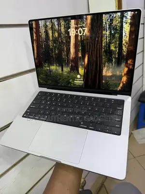 New Apple MacBook Pro 2024 M4 14-Inch 16GB Apple M4 Pro SSD 512GB