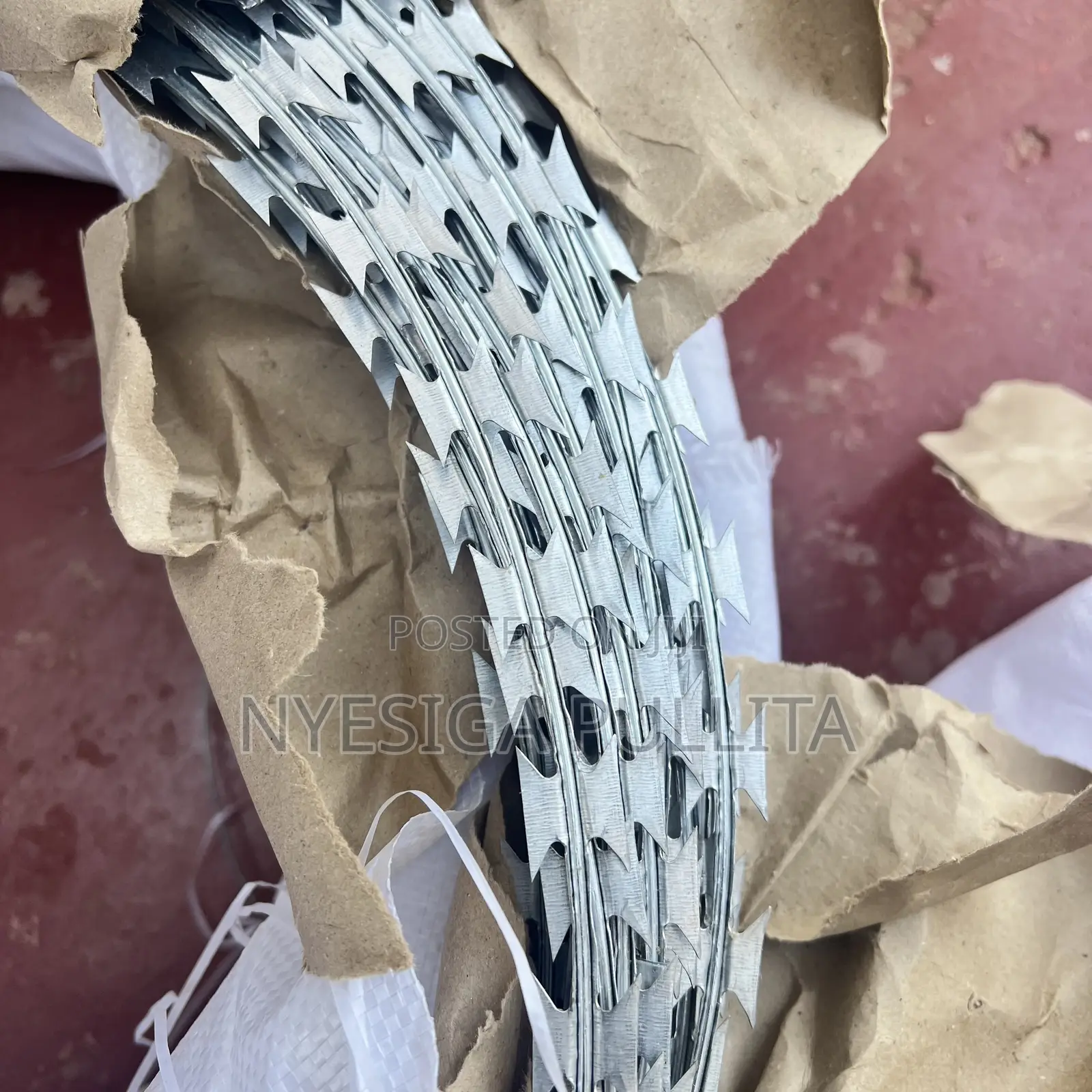 Lazor Wire / Sekanolya