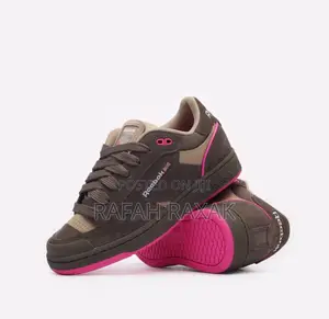 Classic Unisex Reebok Club C Bulc Beige Sneakers