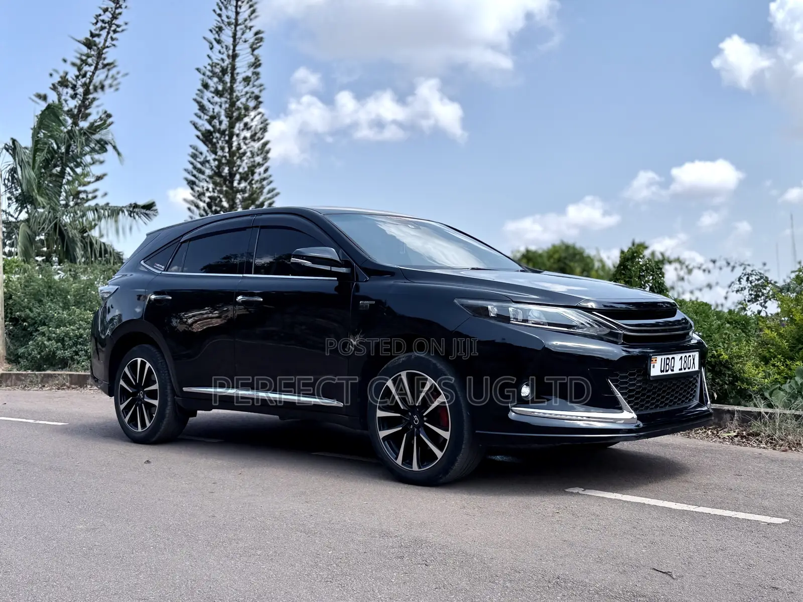 Toyota Harrier 2.0 2016 Black
