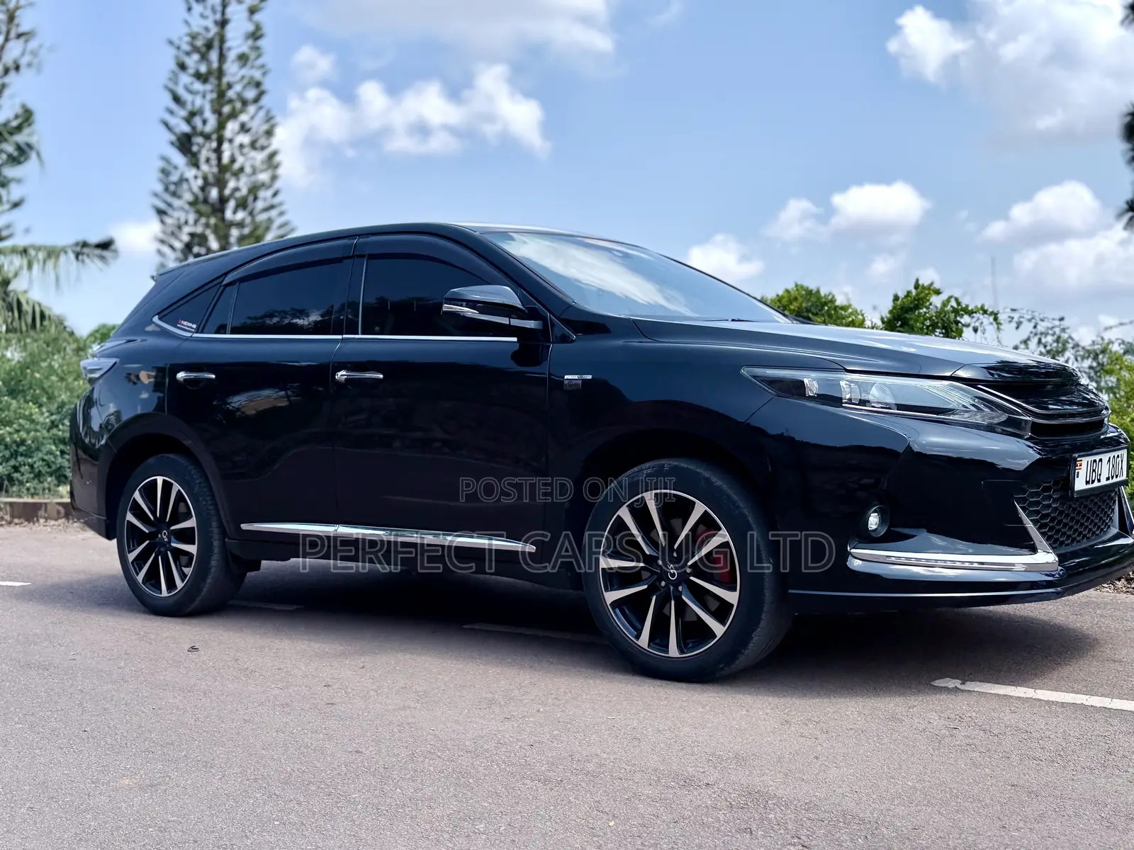 Toyota Harrier 2.0 2016 Black