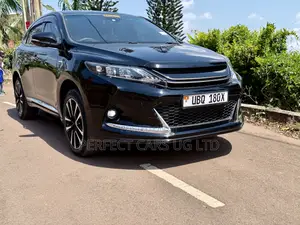 Toyota Harrier 2.0 2016 Black