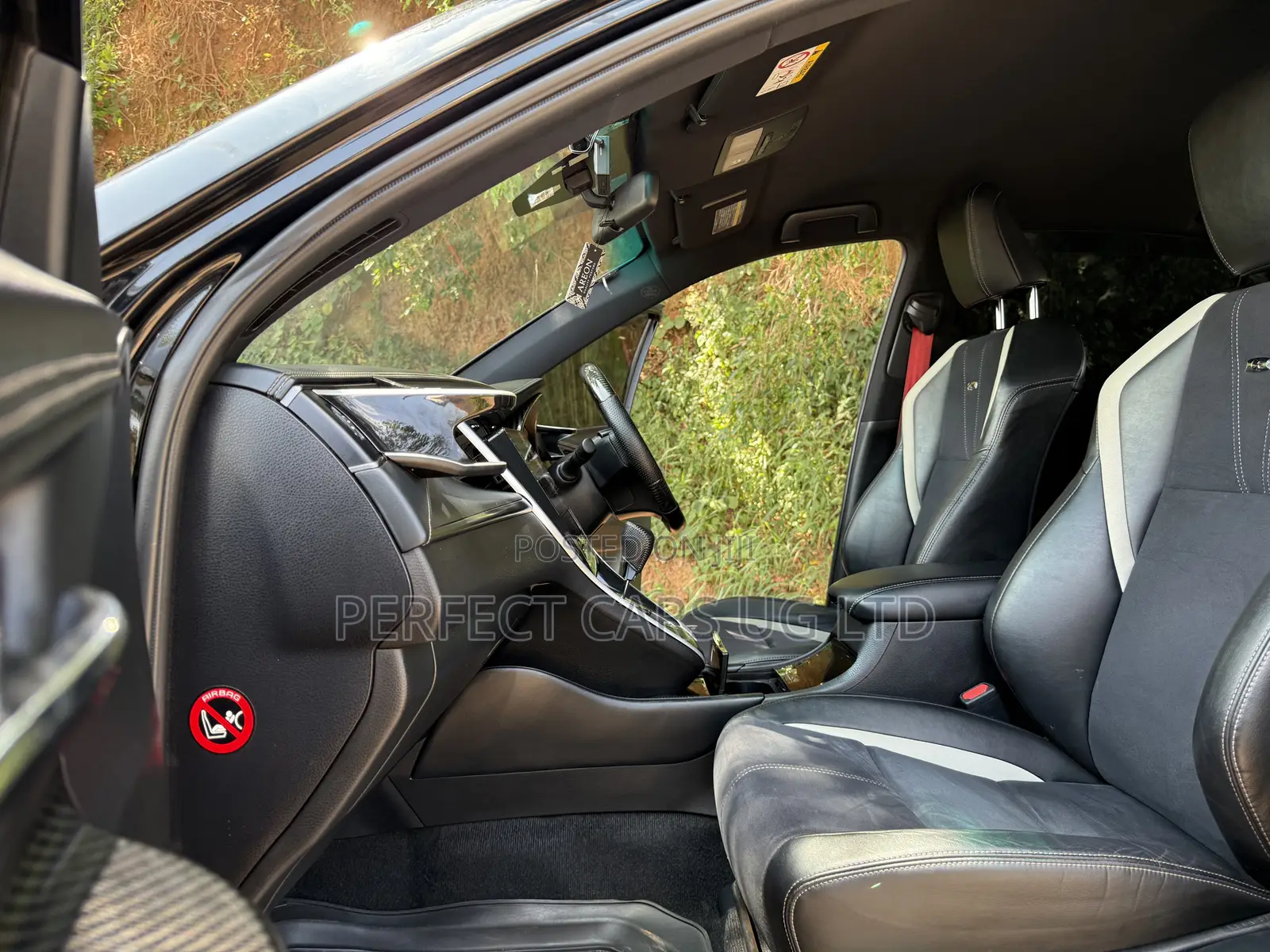 Toyota Harrier 2.0 2016 Black