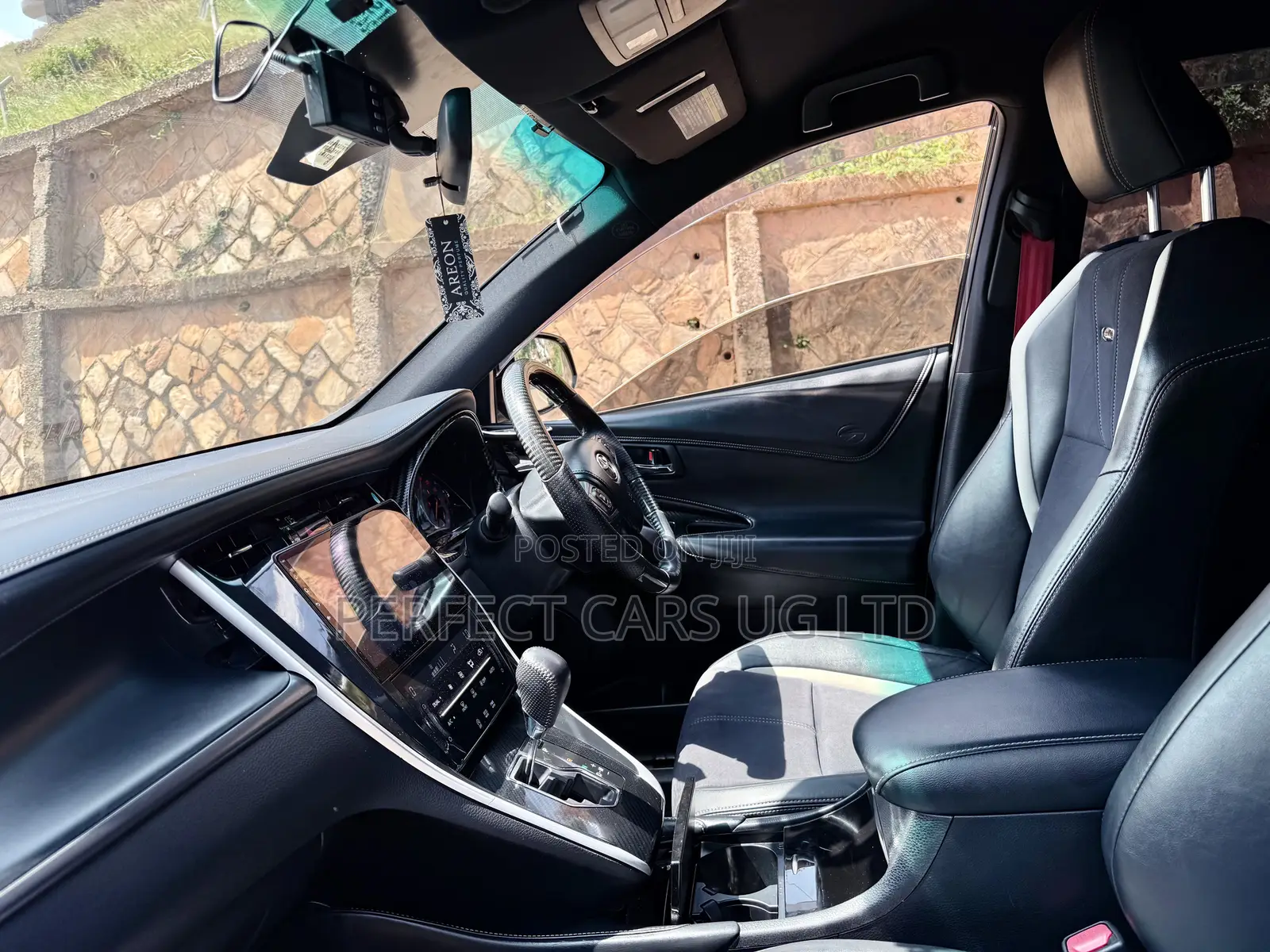 Toyota Harrier 2.0 2016 Black