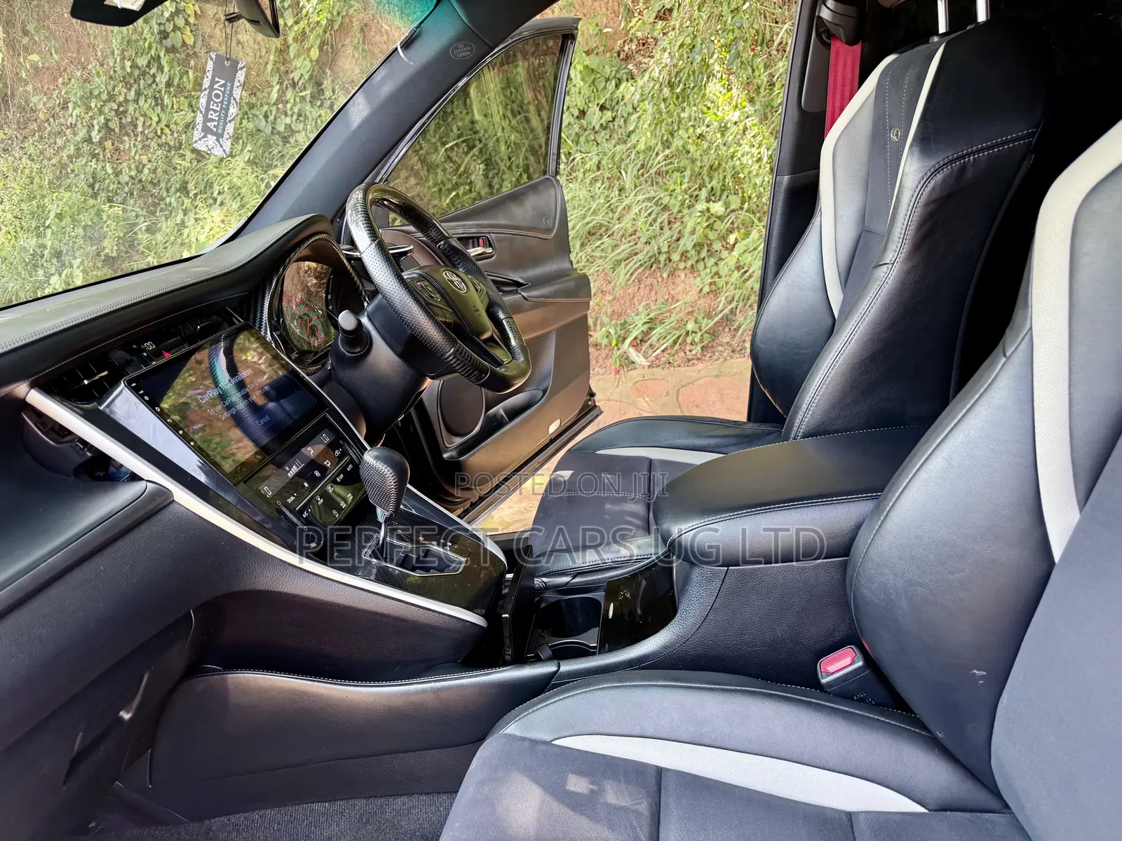 Toyota Harrier 2.0 2016 Black
