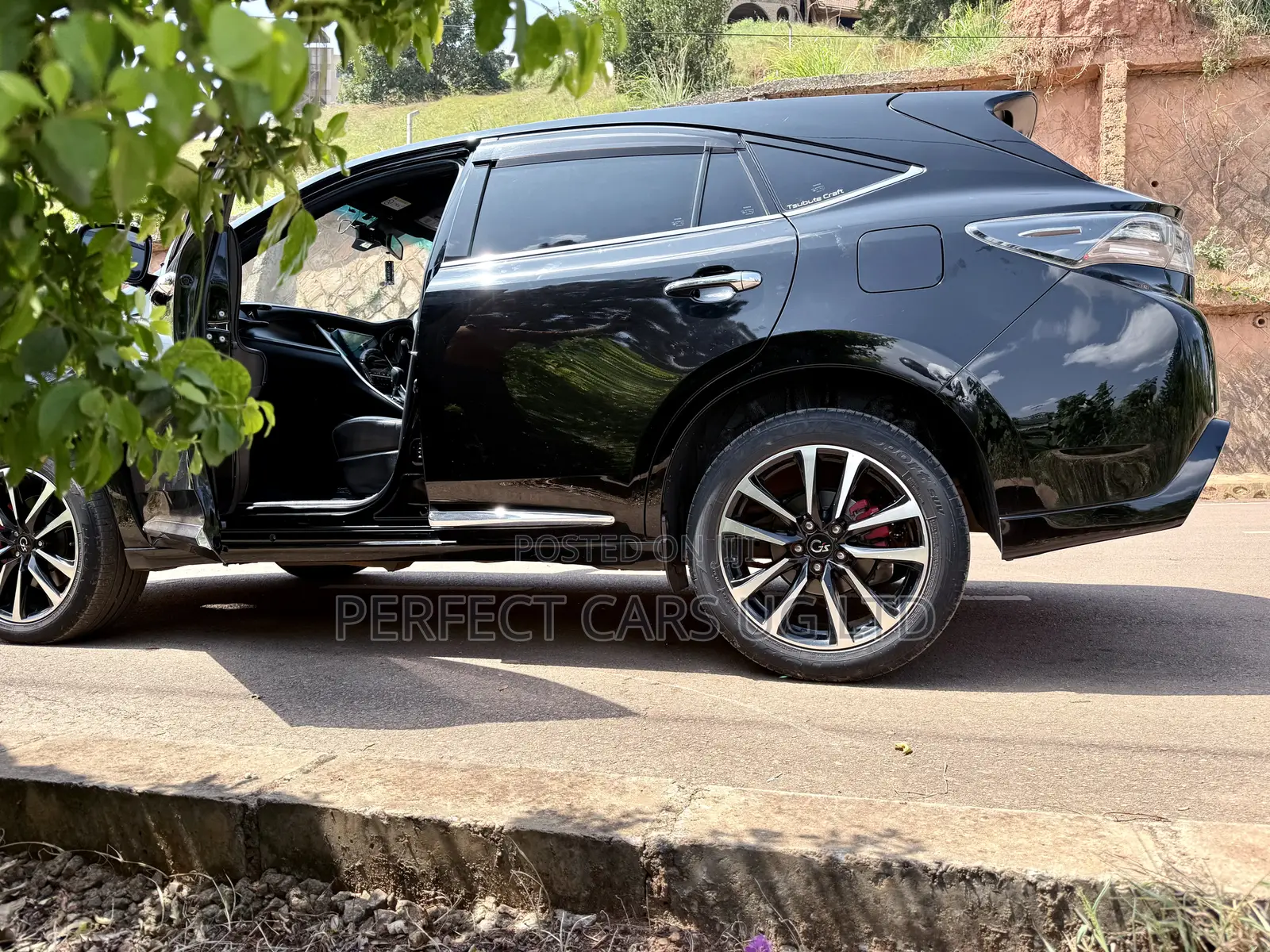 Toyota Harrier 2.0 2016 Black