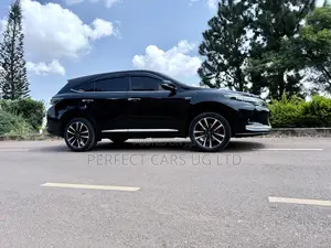 Toyota Harrier 2.0 2016 Black