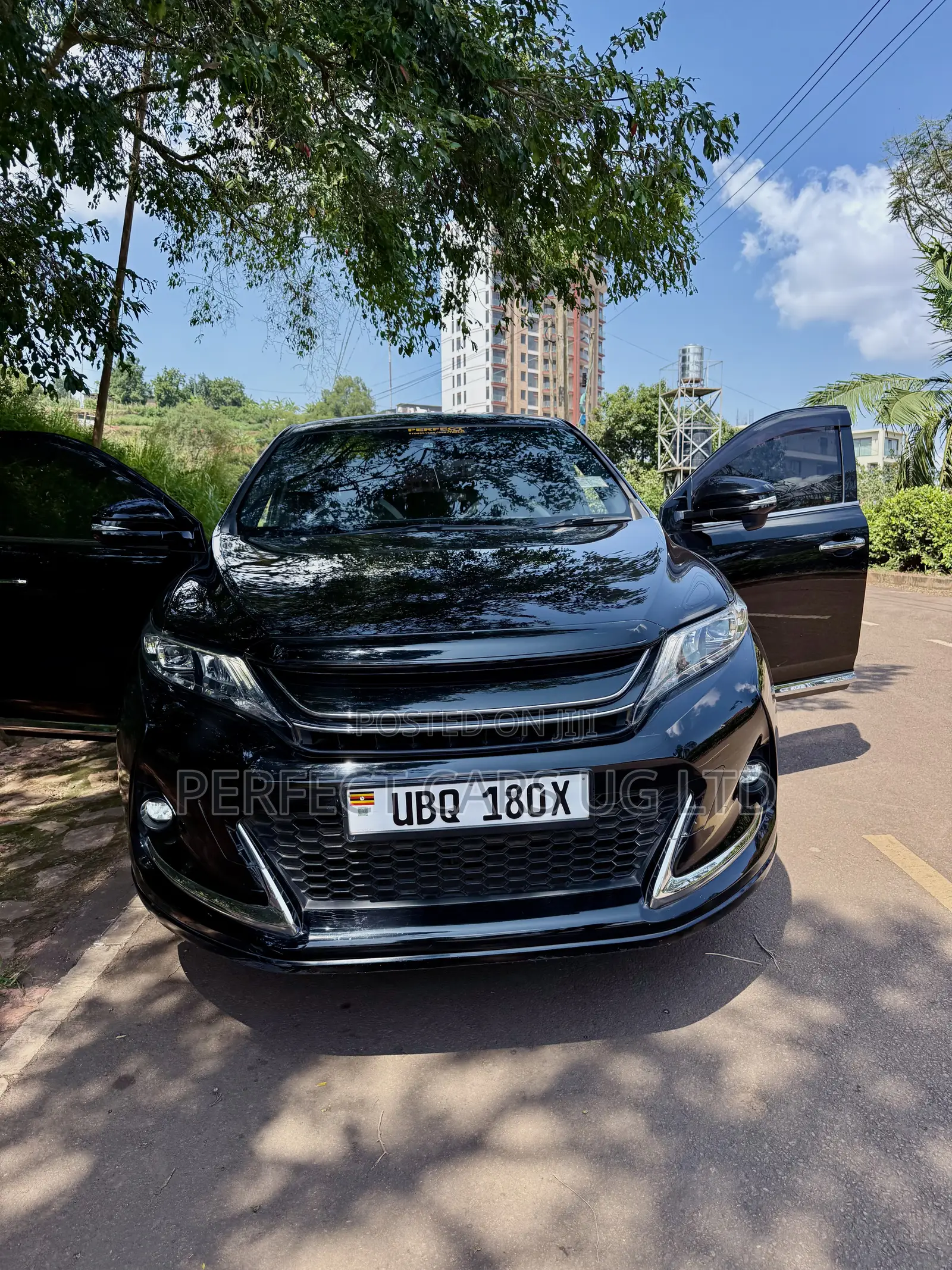 Toyota Harrier 2.0 2016 Black