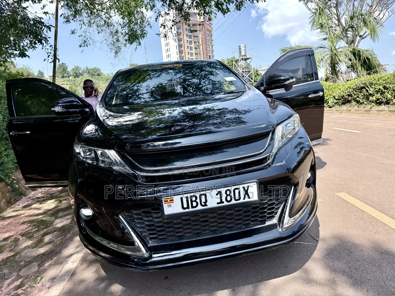 Toyota Harrier 2.0 2016 Black