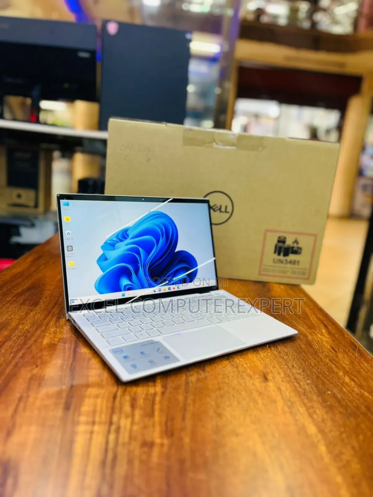 New Laptop Dell Inspiron 7306 16GB Intel Core I7 SSD 512GB