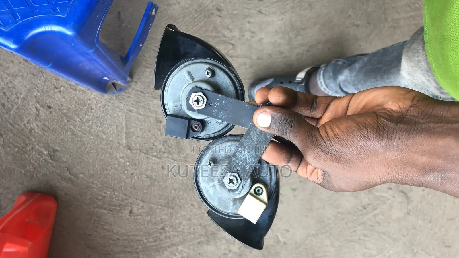 Car Horns (Japan)