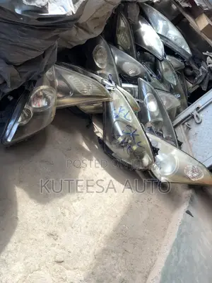 Wish (2003-2006 ) Headlight