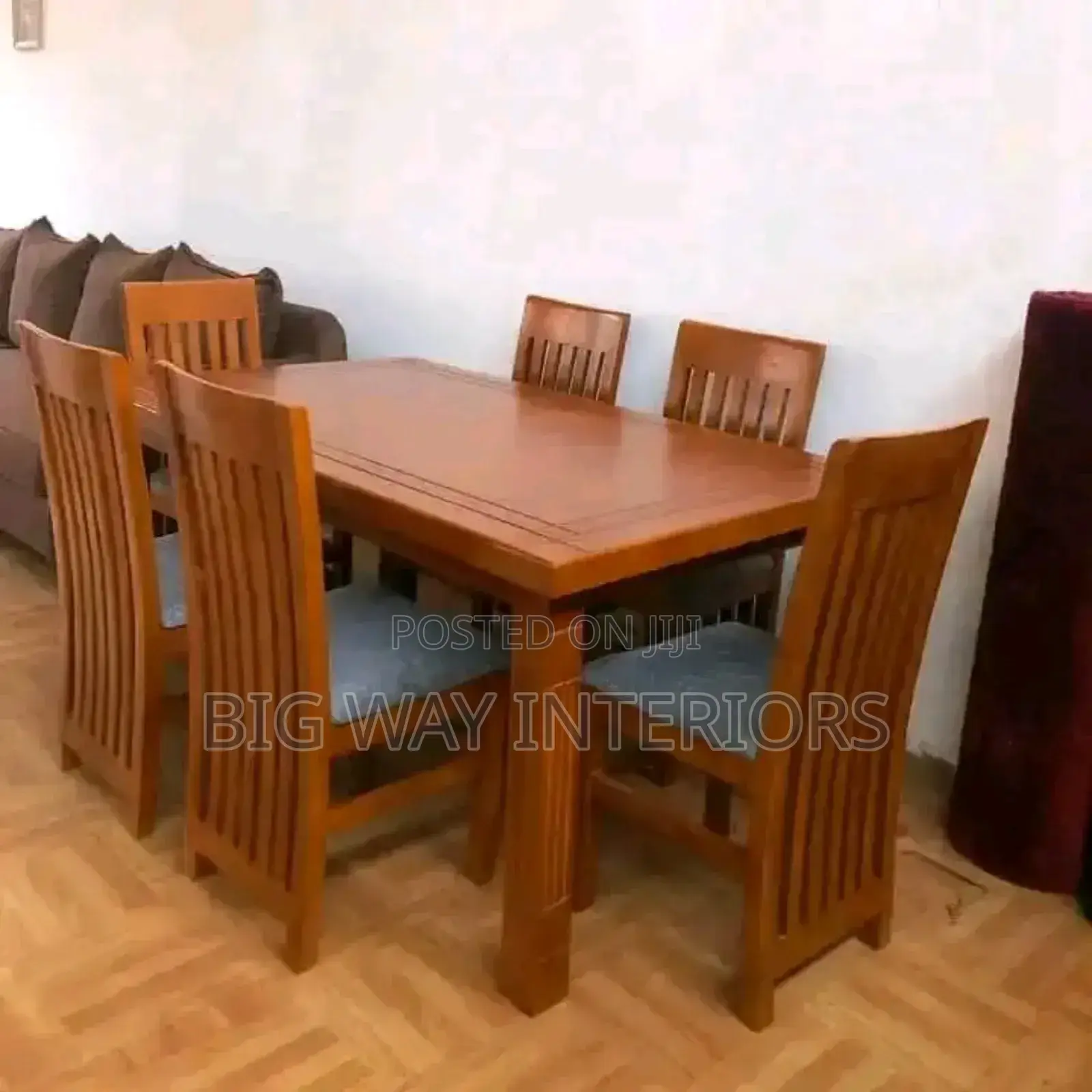 Brown 6 Seater Dinning Table 