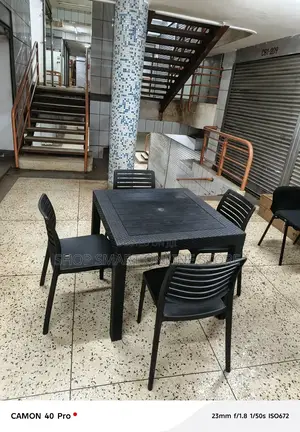 Bar and Restaurant Plastic Table and Chairs