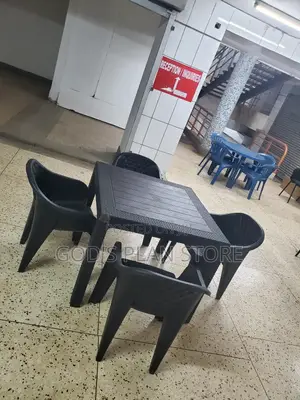 Restaurant Plastic Square Table and Sofa Chairs 4people