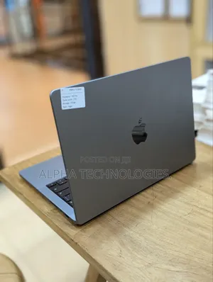 Apple MacBook Pro 2023 M2 Pro 14-Inch 16GB Apple M2 Ultra SSD 512GB