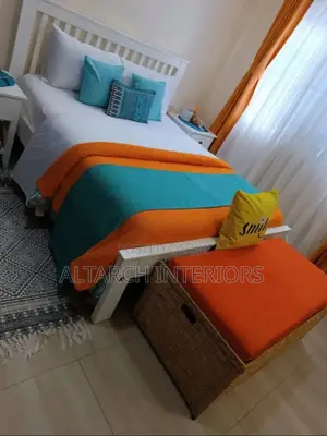 5×6 Simple White Bed With a Pouf