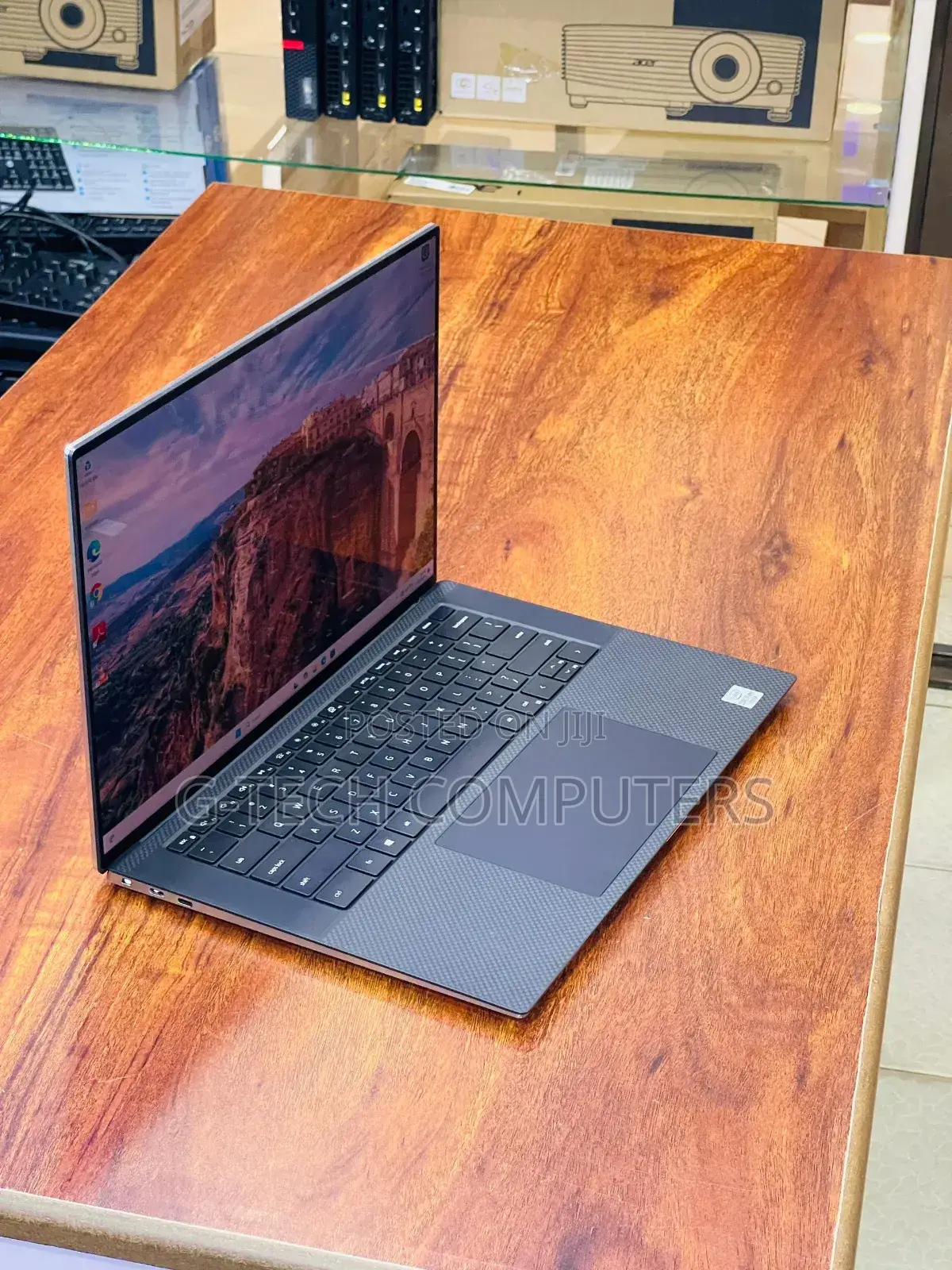 New Laptop Dell Precision 5550 16GB Intel Core I7 SSD 512GB