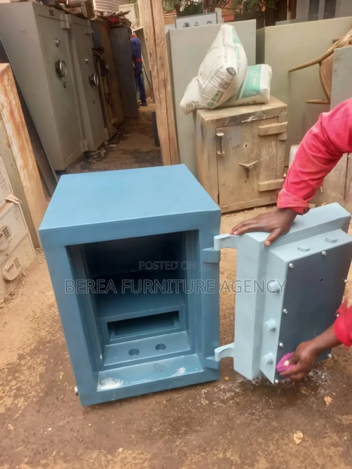 Money Safe With Keys And Combination Lock System