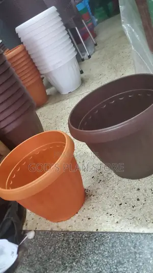 Large Plastic Round Flower Pots