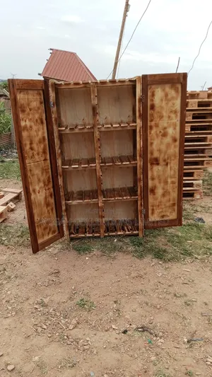 Pallet Closet