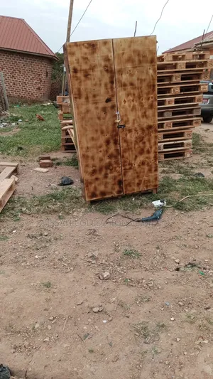 Pallet Closet