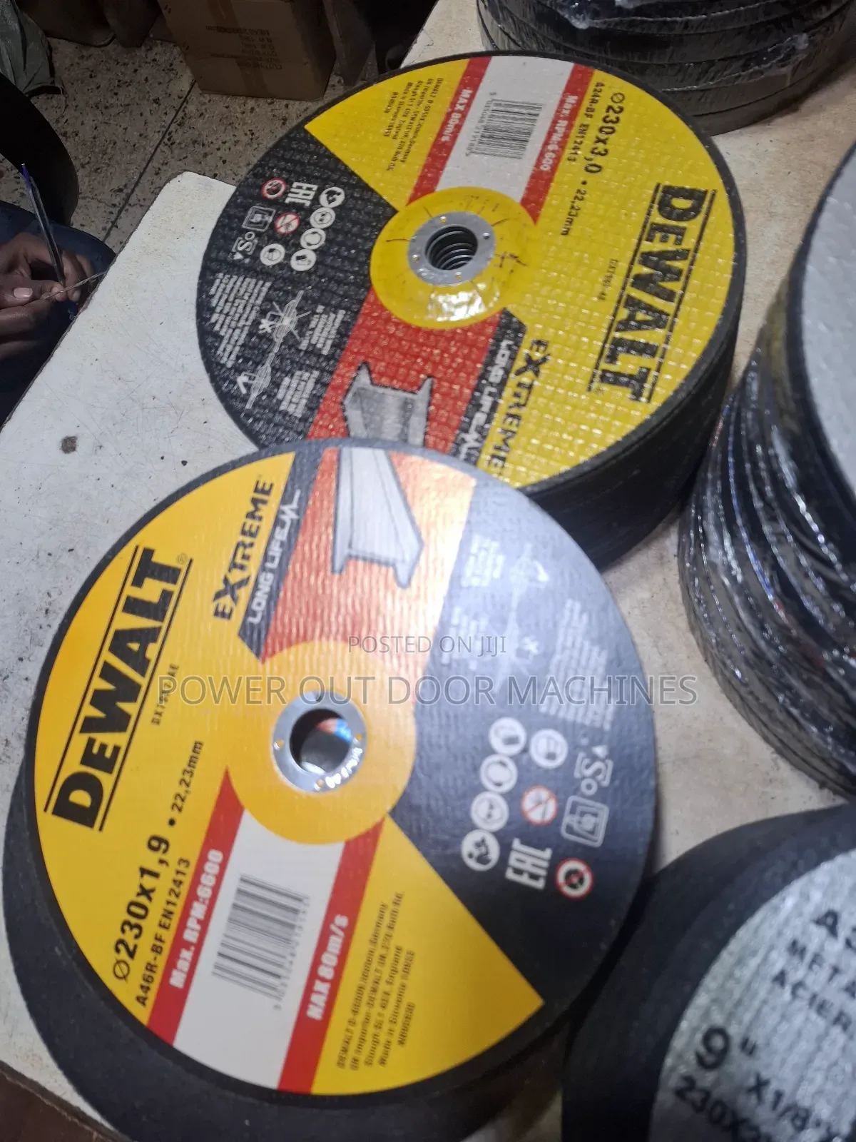 Dewalt Cutting / Grinding Disks
