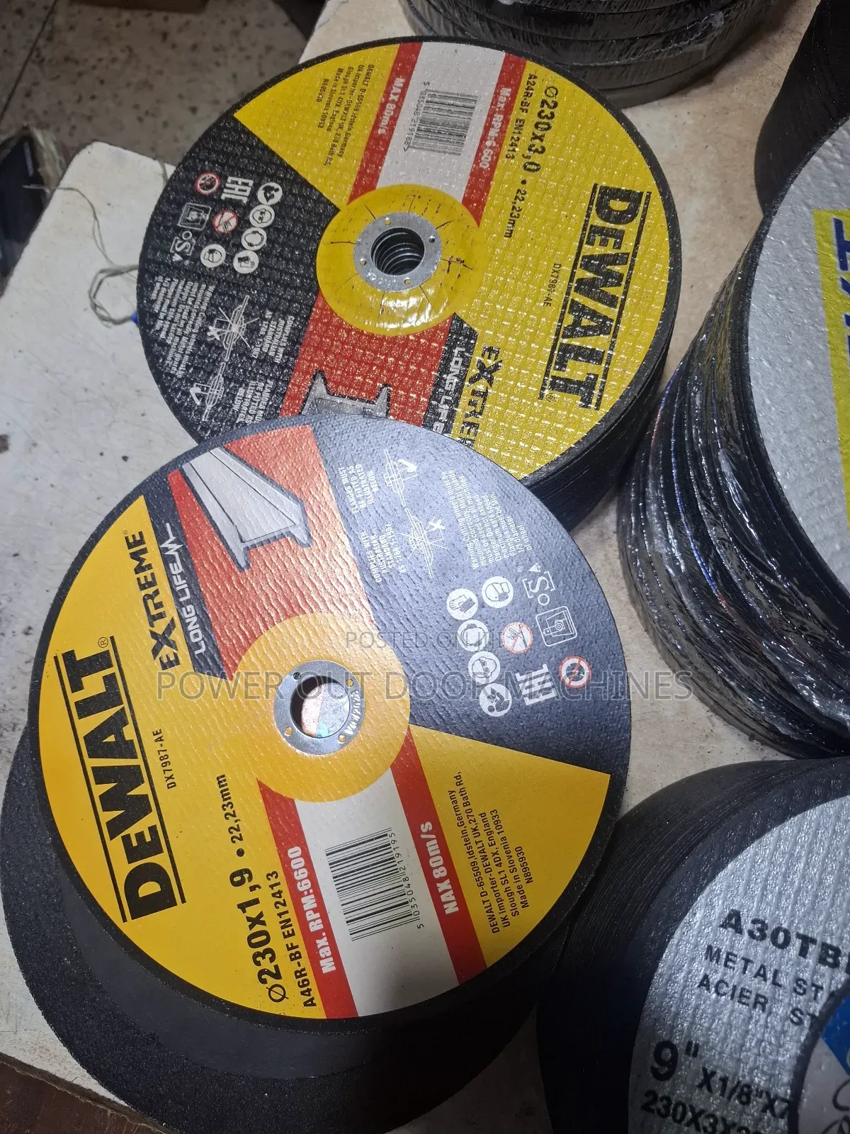 Dewalt Cutting / Grinding Disks