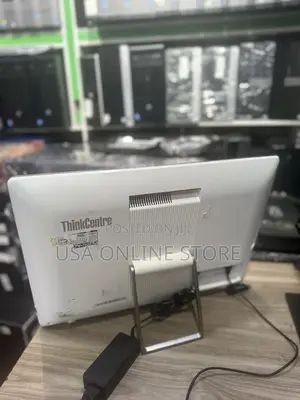 Desktop Computer Lenovo 8GB Intel Core I3 SSD 128GB