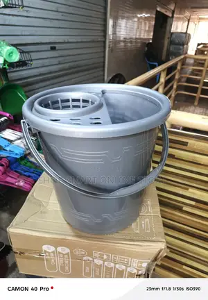 Plastic Mopping Bucket Plastic Mopping Bucket 10ltrs