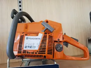 Husquvana 272 Chain Saw Machine