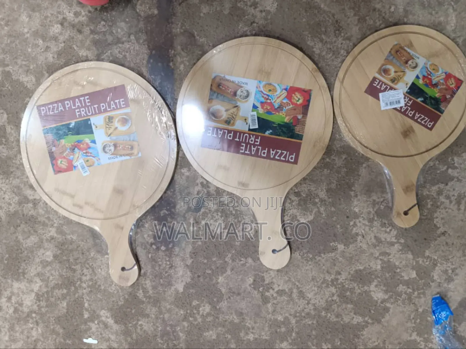 3 Pieces of Wooden Pizza Plates