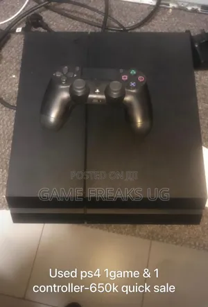 Play Station 4 Full Set With a Six Month Waranty