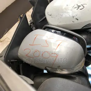 Ist 2010 Side Mirror