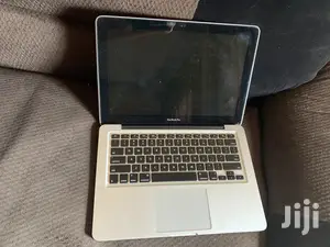 Laptop Apple MacBook Pro 4GB Intel Core I5 HDD 500GB