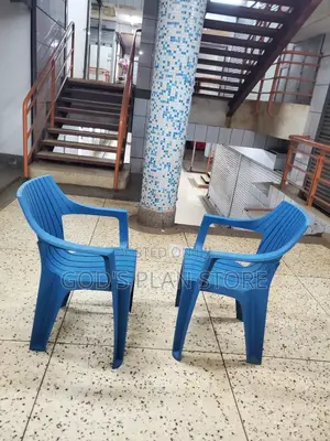 Cafe Armed Plastic Chairs Plastic Chairs