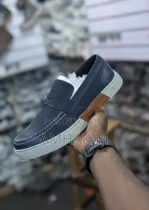 Classic Timberland Smooth Leather Casual Moccasins in Stock