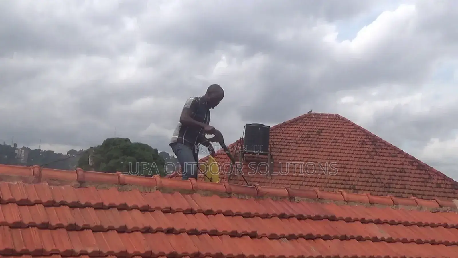 Rooftile Cleaning or Okwoza Amategula