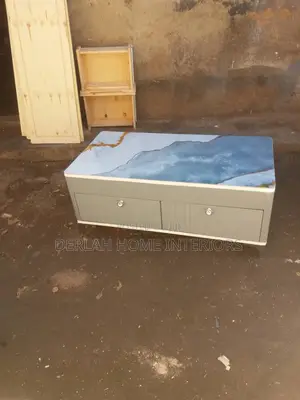 Fancy Quality Center Tables