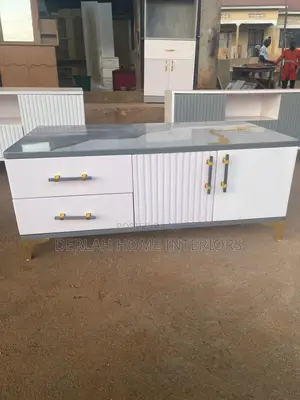 Fancy Quality Center Tables