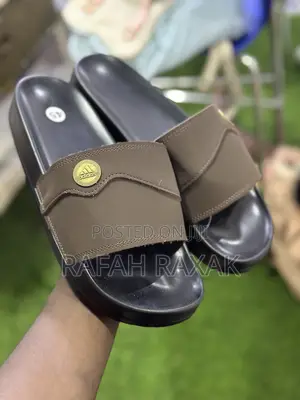Men’S Classic Brown Adidas Push in Sandals