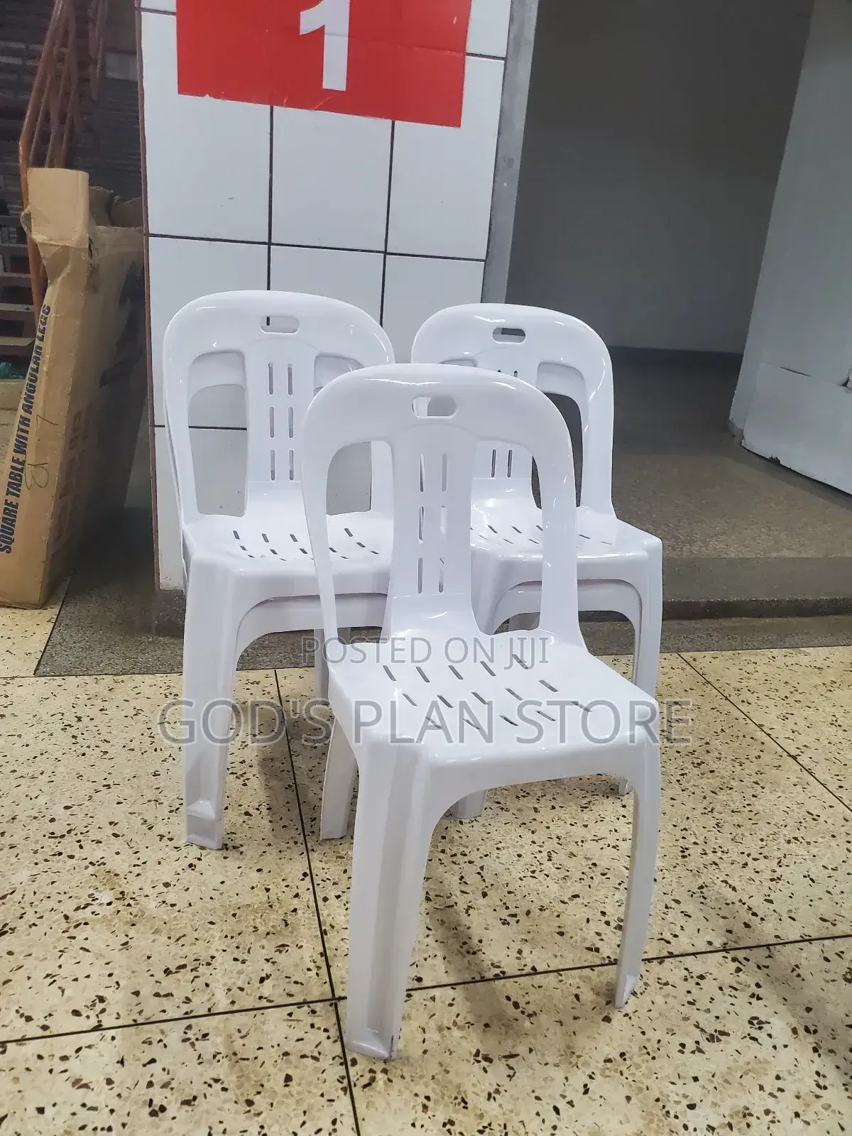Plastic Chairs Plastic Chairs( White )