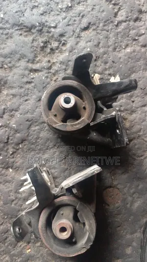 Gear Box Mounting for Toyota Wish Old Model.