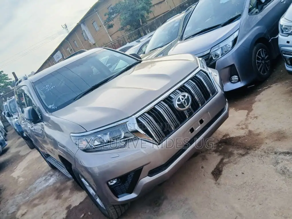 Toyota Land Cruiser Prado 2018 Gray