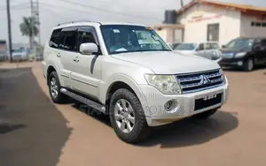Mitsubishi Pajero 2012 Pearl