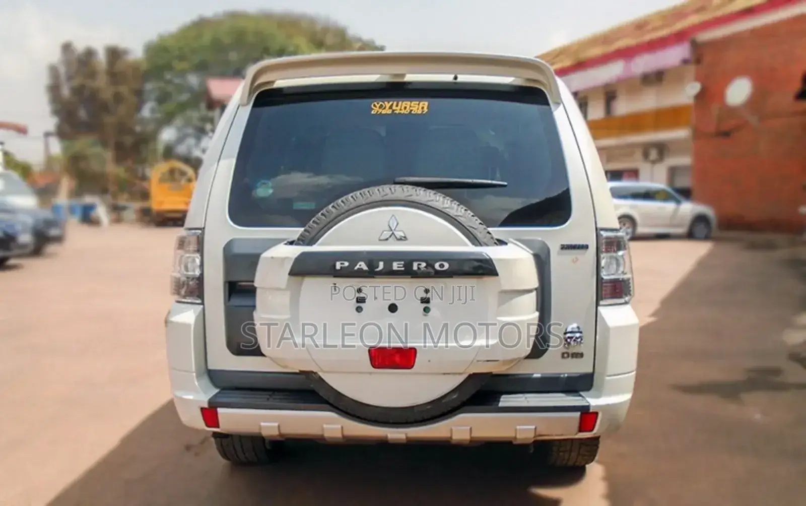 Mitsubishi Pajero 2012 Pearl