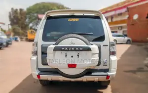 Mitsubishi Pajero 2012 Pearl