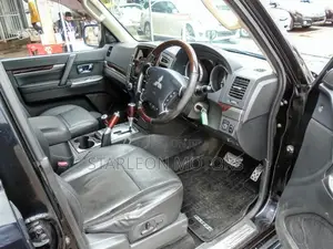 Mitsubishi Pajero 2012 Pearl