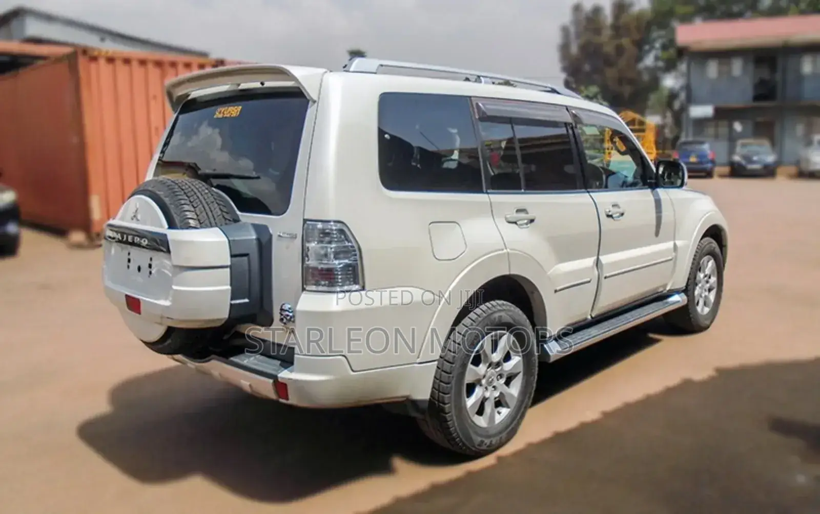 Mitsubishi Pajero 2012 Pearl