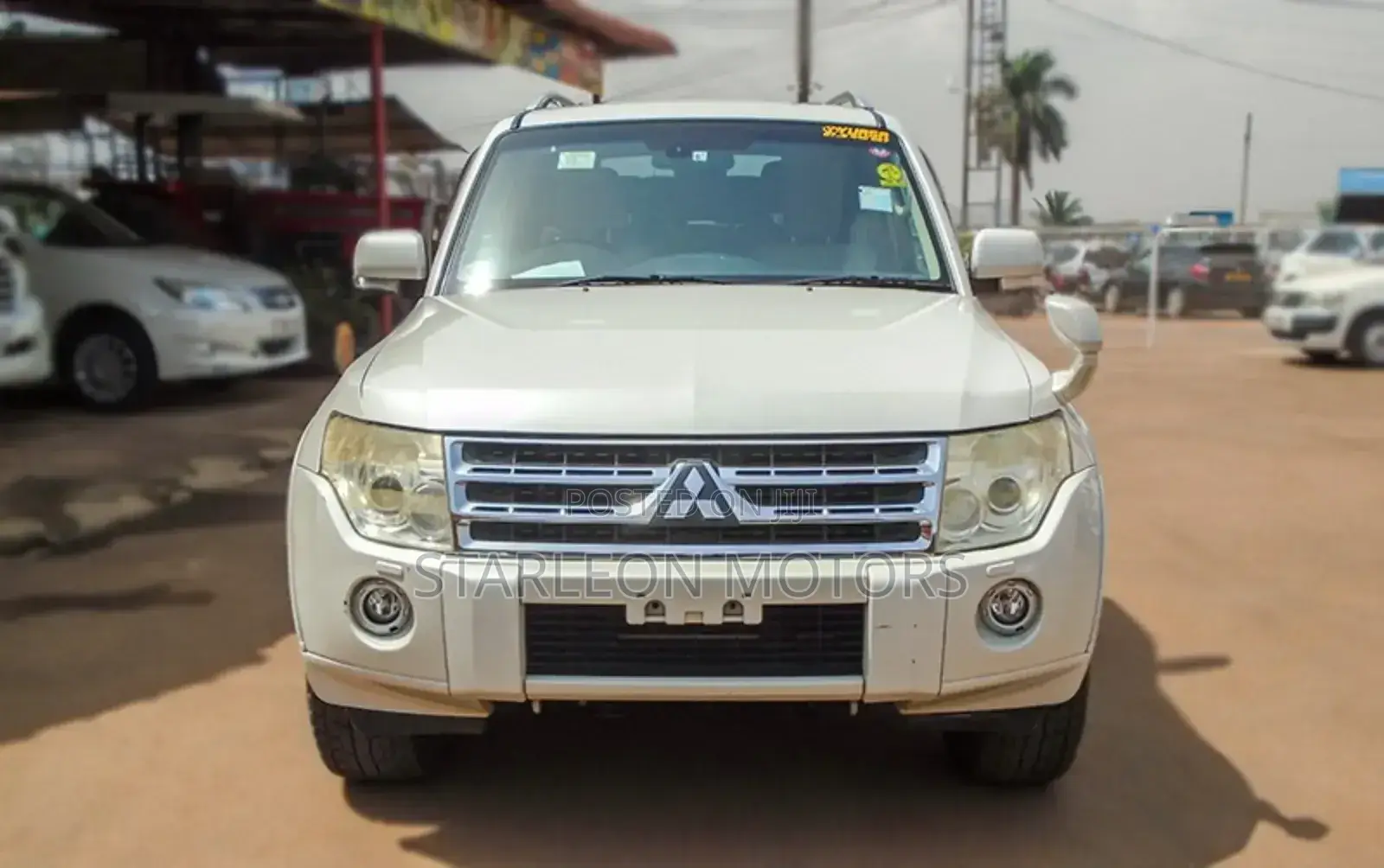 Mitsubishi Pajero 2012 Pearl